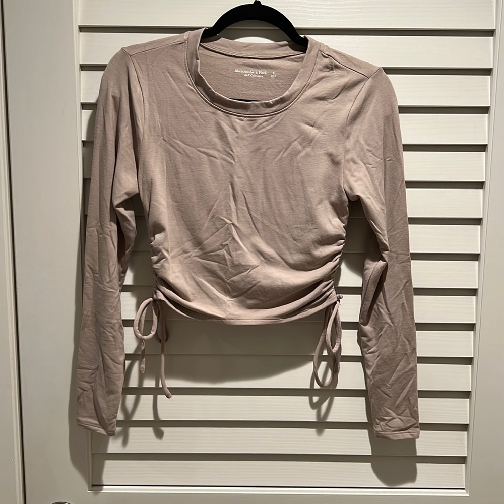 Women’s Abercrombie cinched long sleeve